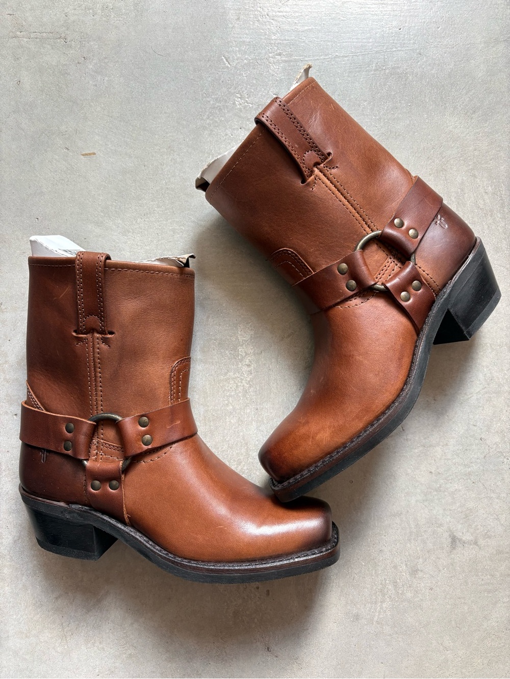 NWT๐บ๐ธ FRYE 8R Harness Boots Cognac - Picture 14 of 16